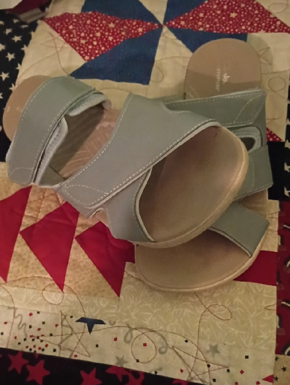 Clarks Light Gray Hook-And-Loop Casual Sandals View 2